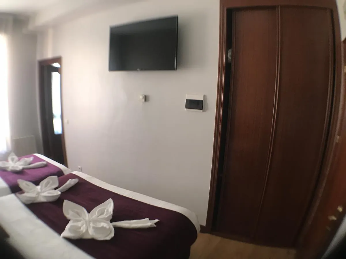 Pension La Salve Bilbao Guest house
